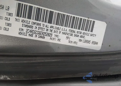 2014 Dodge Grand Caravan Sxt z USA, uszkodzony, nr VIN 2C4RDGCG6ER252829